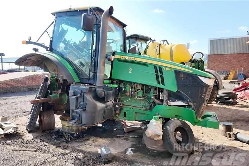 John Deere JD 7210R Tractor Now stripping for spares. Tratores Agrícolas usados
