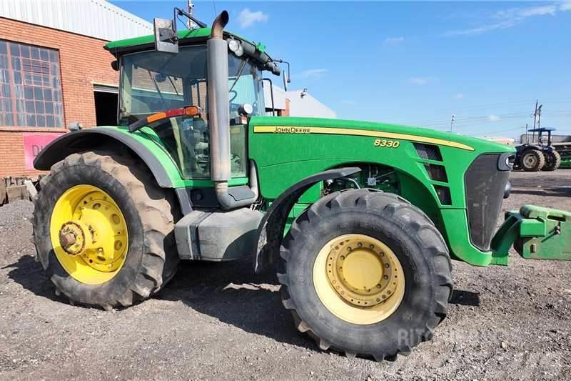 John Deere JD 8330 Tractor Now stripping for spares. Tratores Agrícolas usados