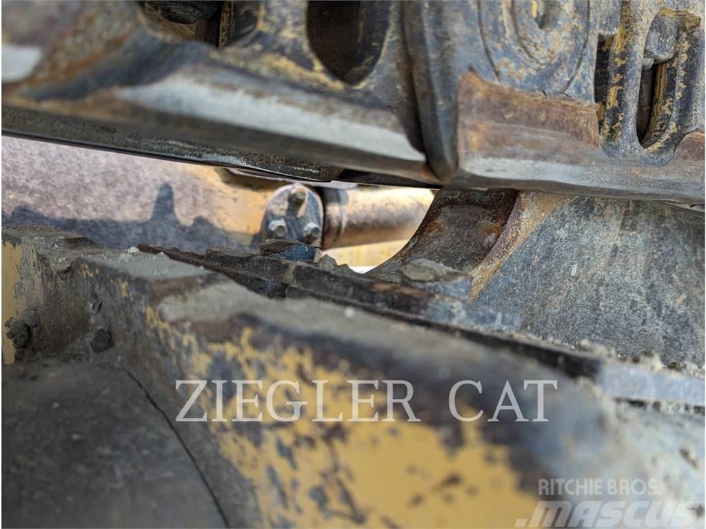 CAT D6N Dozers - Tratores rastos