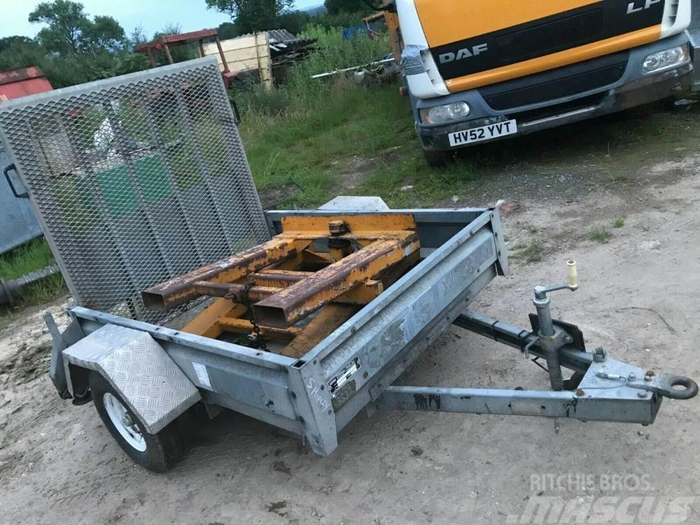  Plant trailer 5 ft x 4 ft £450 plus vat £540 Outros Reboques