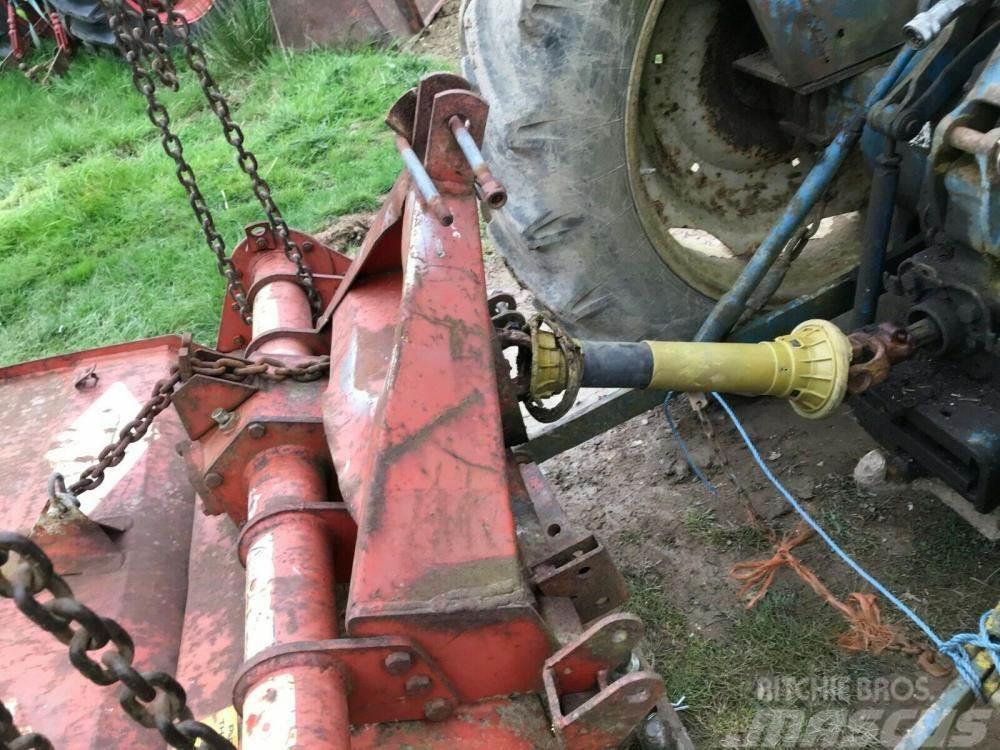  Rotovator suit compact tractor 4 foot wide £480 Tratores Agrícolas usados