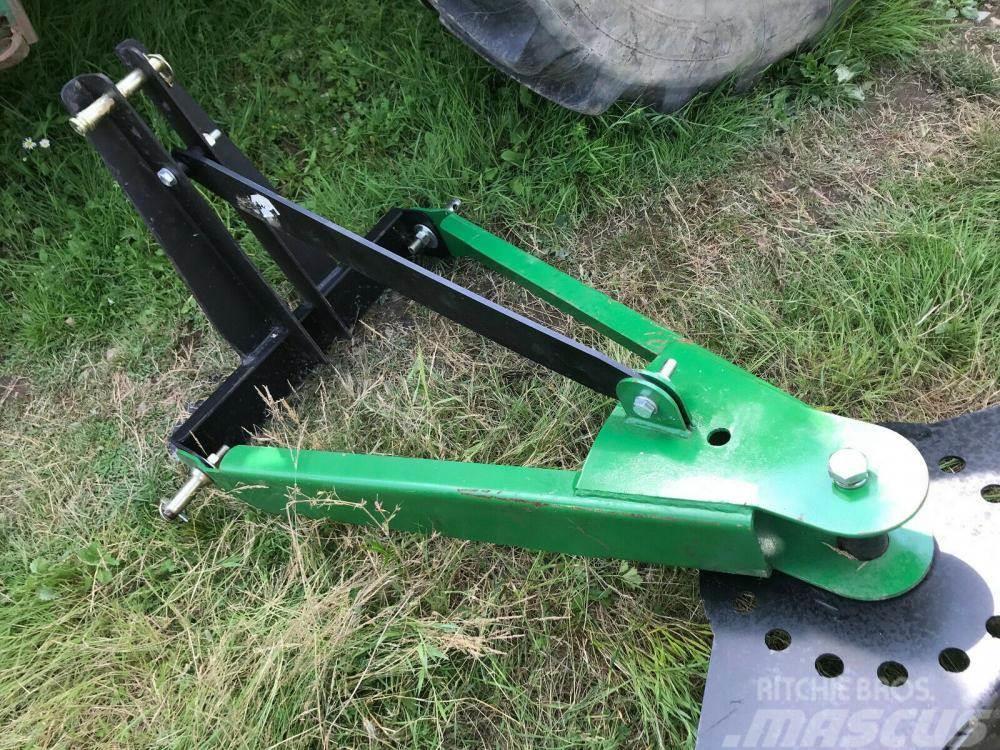  Tractor mounted scraper blade Tratores Agrícolas usados