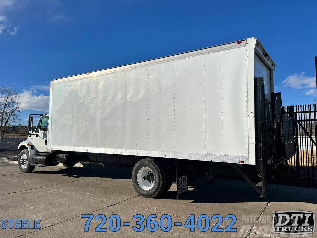 International 4300 24' Box Truck W/ Lift Gate Camiões de caixa fechada