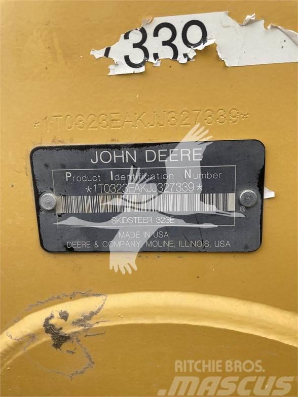 John Deere 323E Carregadoras de direcção deslizante