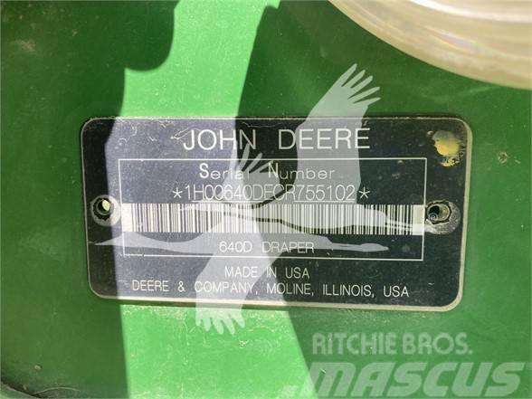 John Deere 640D Ceifeiras debulhadoras compactas