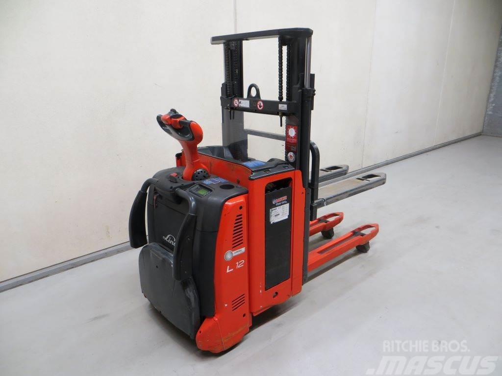 Linde L12L AP Self propelled stackers