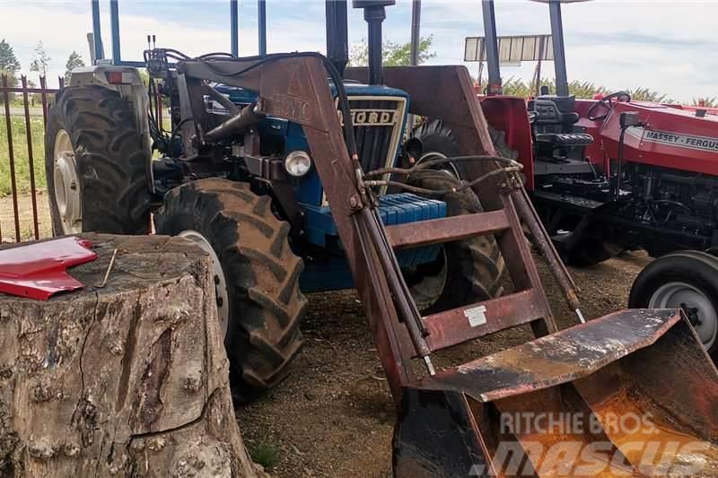 Ford County 7600 4WD With Rovic Front End Loader Tratores Agrícolas usados