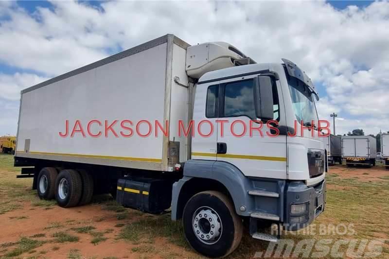 MAN TGS33-360,6x4 DOUBLE DIFF WITH INSULATED BODY Outros Camiões