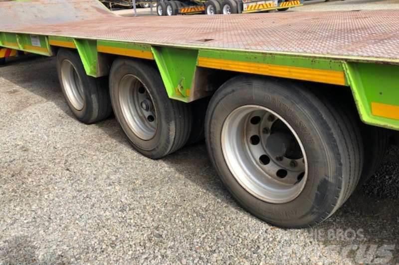  PR Trailers Tri Axle Stepdeck Trailer with taillif Outros Reboques