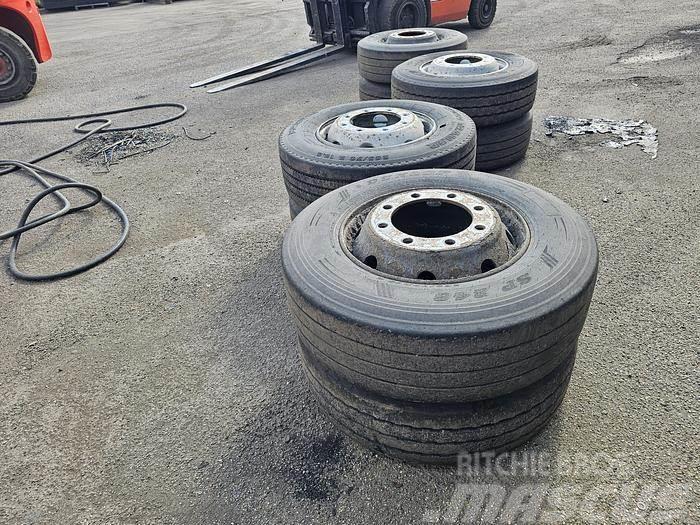  BRIDGETONE AND OTHERS 8 USED TRAILER TIRES  SIZE 2 Outros componentes