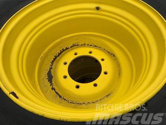 John Deere Hjul par: Michelin Multibib 540/65 28 GKN gul 18 Pneus Agrícolas