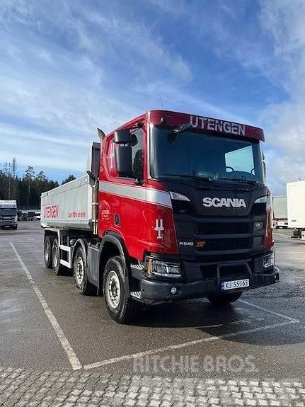 Scania R540 XT B8x4HA med Maur Dumperpåbygg , selges for  Camiões basculantes