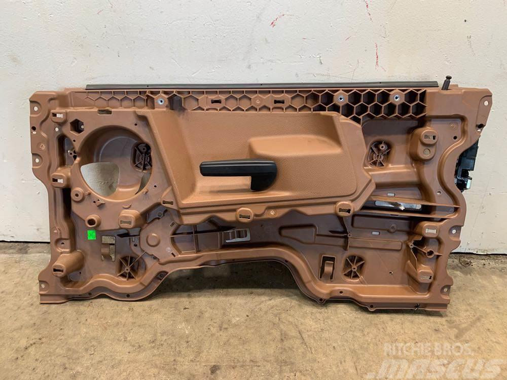 Freightliner Cascadia Other components