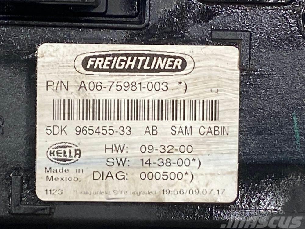 Freightliner Cascadia Electronics