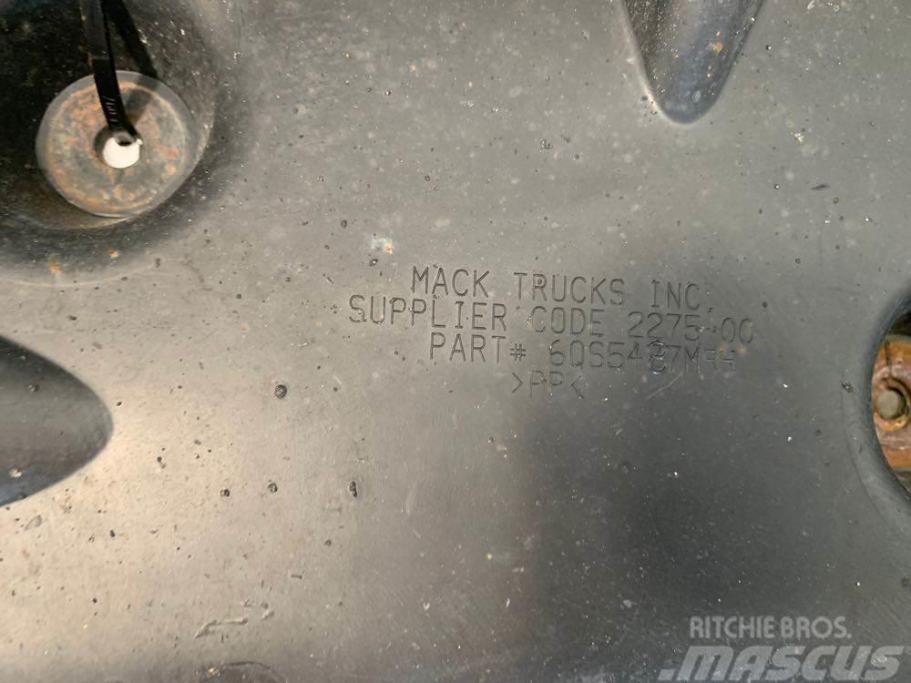 Mack CXU613 Outros componentes
