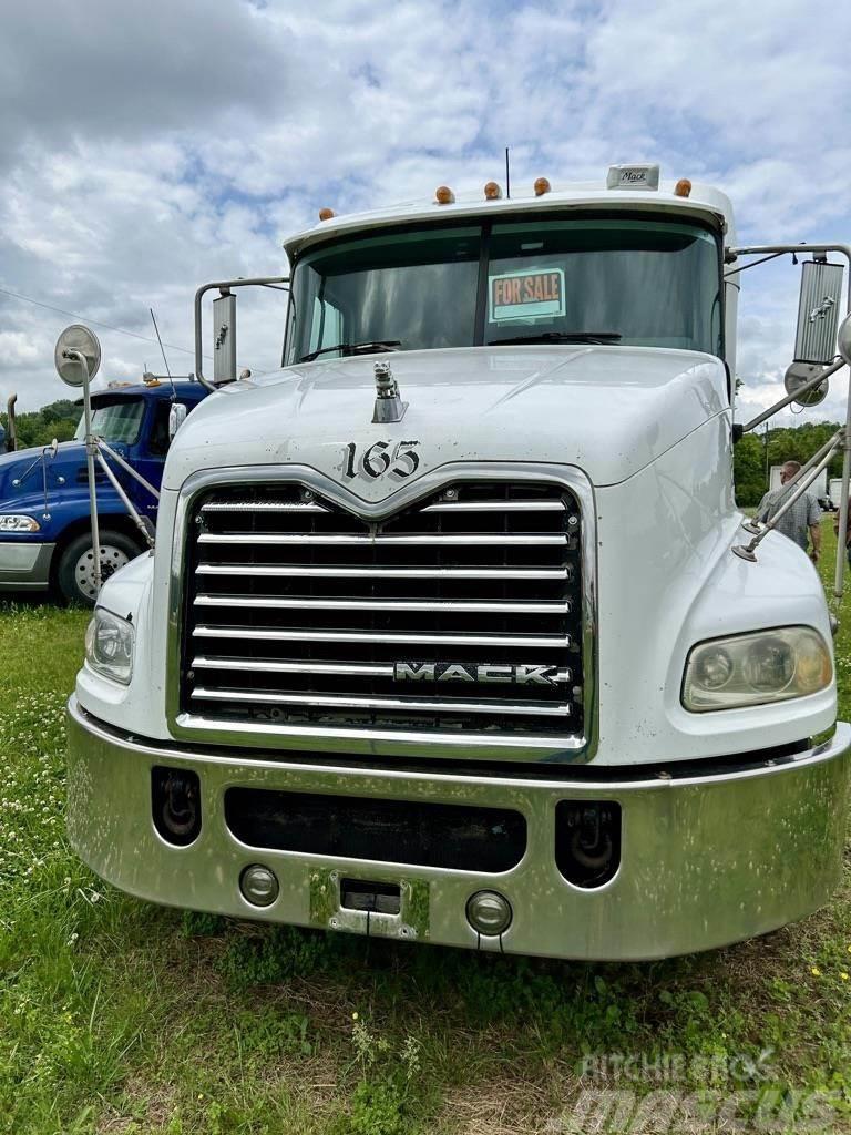 Mack PINNACLE CXU613 Tractores (camiões)