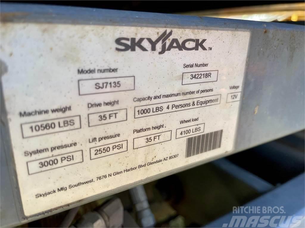SkyJack SJ7135RT Elevadores de tesoura