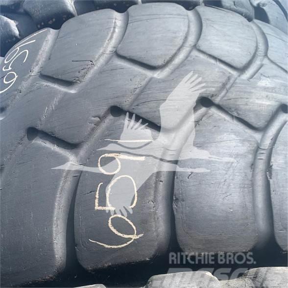 Goodyear 875/65R29 Tyres, wheels and rims