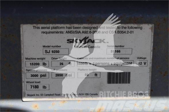 SkyJack SJ9250RT Elevadores de tesoura