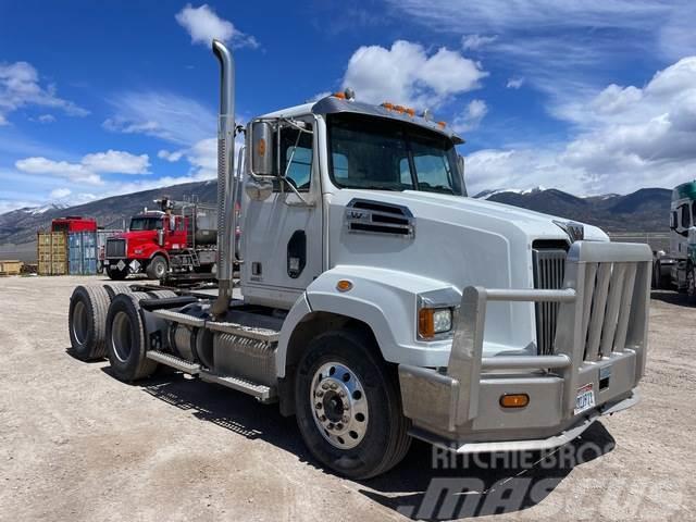 Western Star 4700 Tractores (camiões)