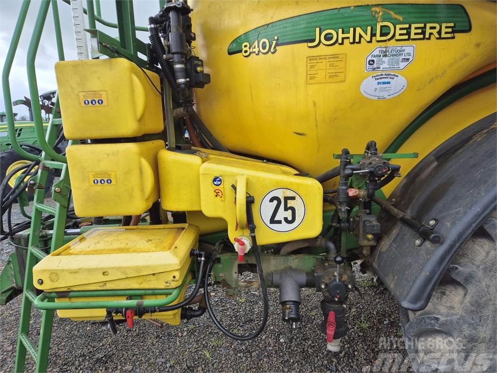 John Deere 840i Pulverizadores rebocados
