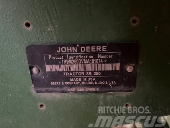 John Deere 8R 250 Tratores Agrícolas usados
