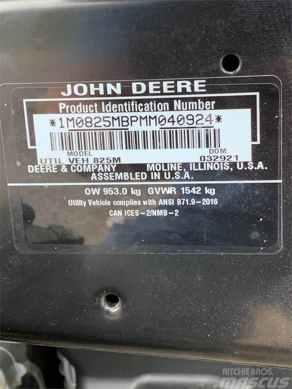 John Deere XUV 825M S4 Máquinas utilitárias