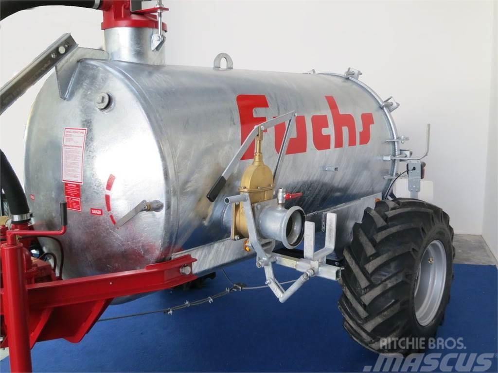 Fuchs Vakuumfass VK 2,2 mit 2200 Liter Camiões-cisterna de lamas