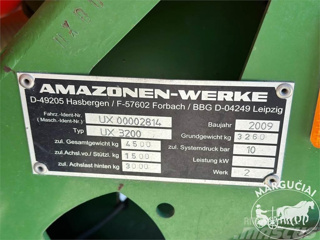 Amazone UX 3200, 3200 ltr., 24 m. Pulverizadores rebocados