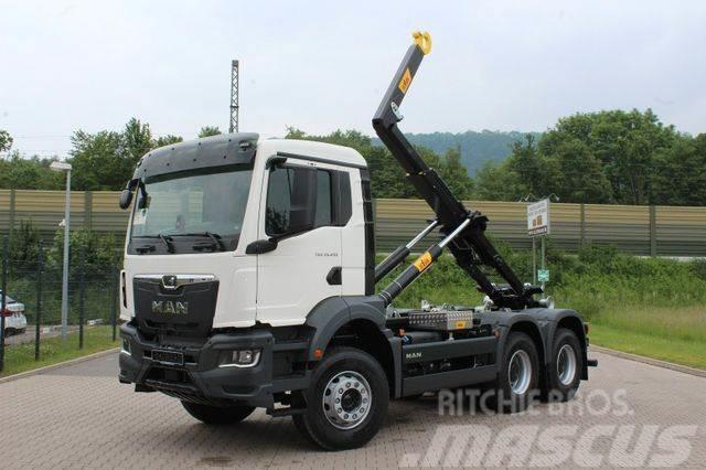 MAN TGS 33.440 6x4 Euro6e Abrollkipper Hyva Hook lift trucks