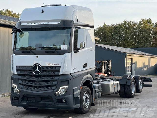 Mercedes-Benz Actros 2551 Euro6 6x2 Fahrgestell *NEU* Camiões de chassis e cabine
