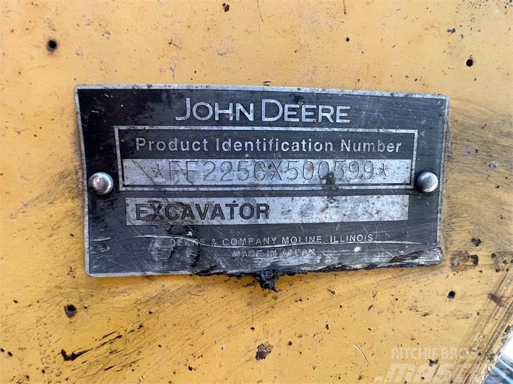 John Deere 225C LC Escavadoras de rastos