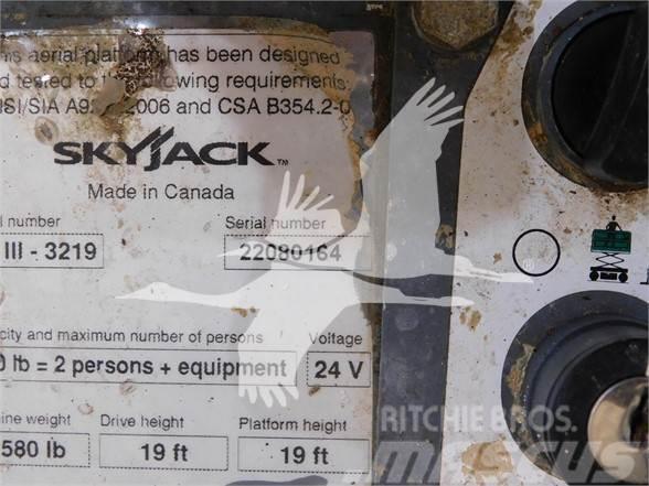 SkyJack SJIII3219 Elevadores de tesoura