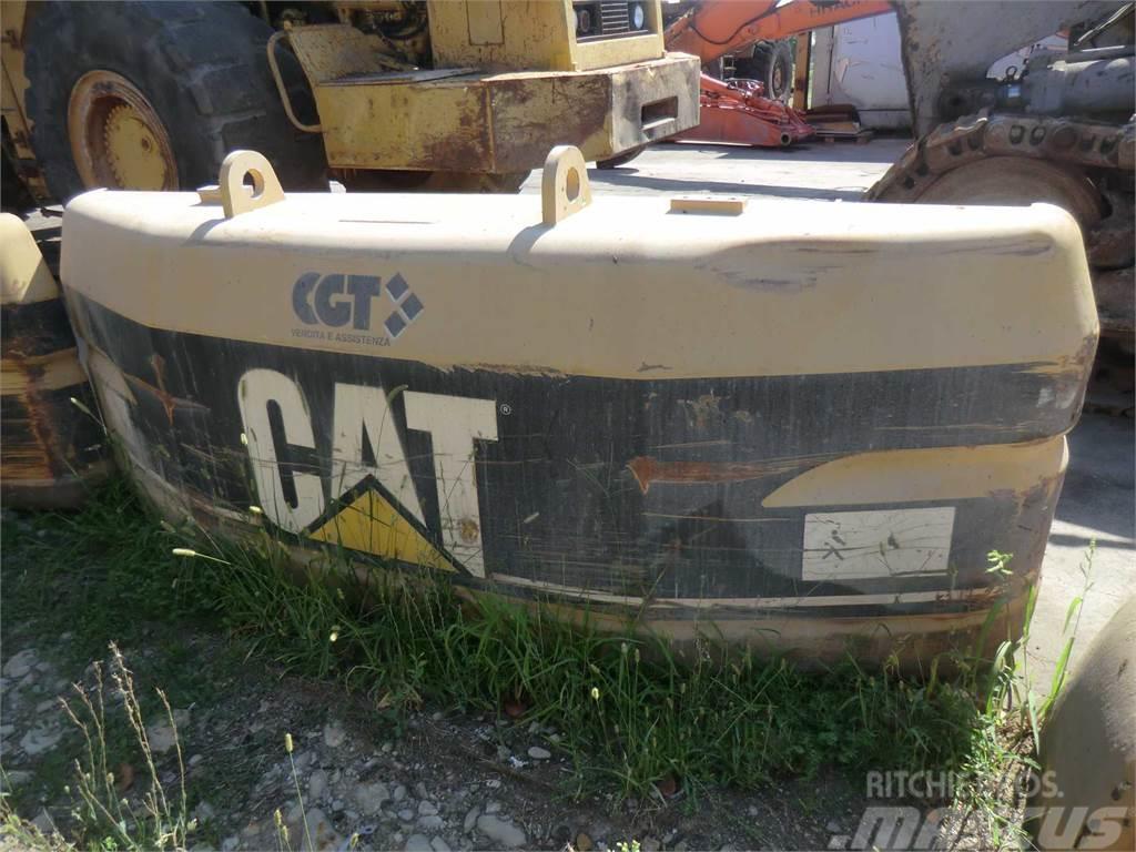 CAT 325B Chassis and suspension