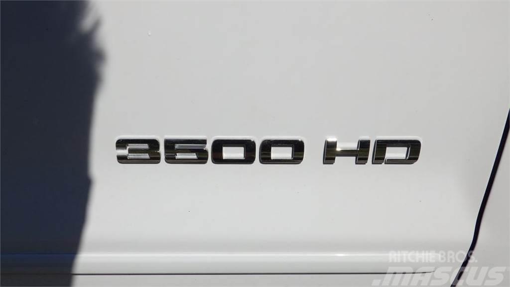 Chevrolet Silverado 3500HD Camiões estrado/caixa aberta