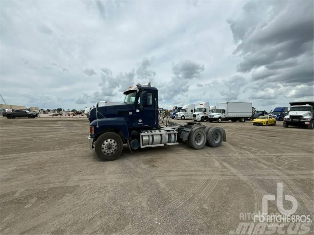 Mack PI64T Tractores (camiões)