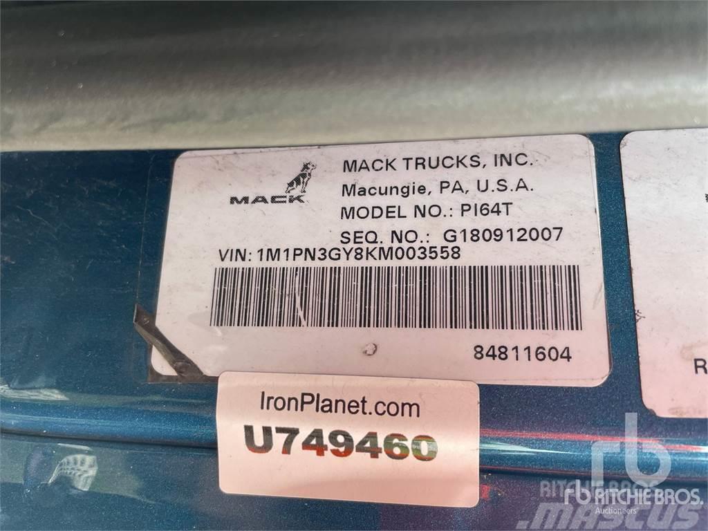 Mack PINNACLE Tractores (camiões)
