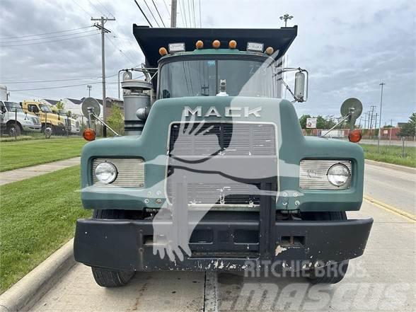 Mack R690ST Camiões basculantes