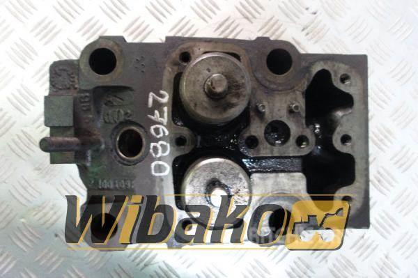Volvo Cylinder head Volvo TD102 100109 Other components