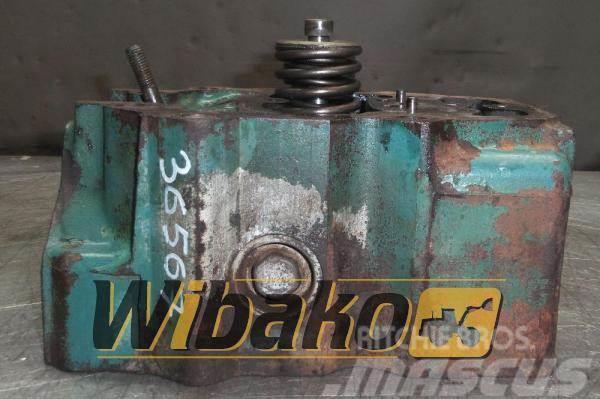 Volvo Cylinder head Volvo TD122KHE 479952/479942/1001234 Outros componentes
