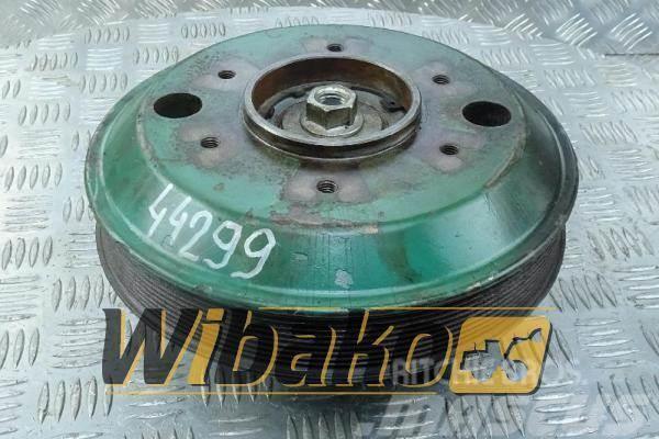 Volvo Fan hub + pulley Volvo D12C 11423022/11030499 Outros componentes