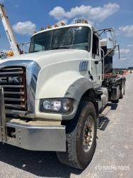 Mack GU713