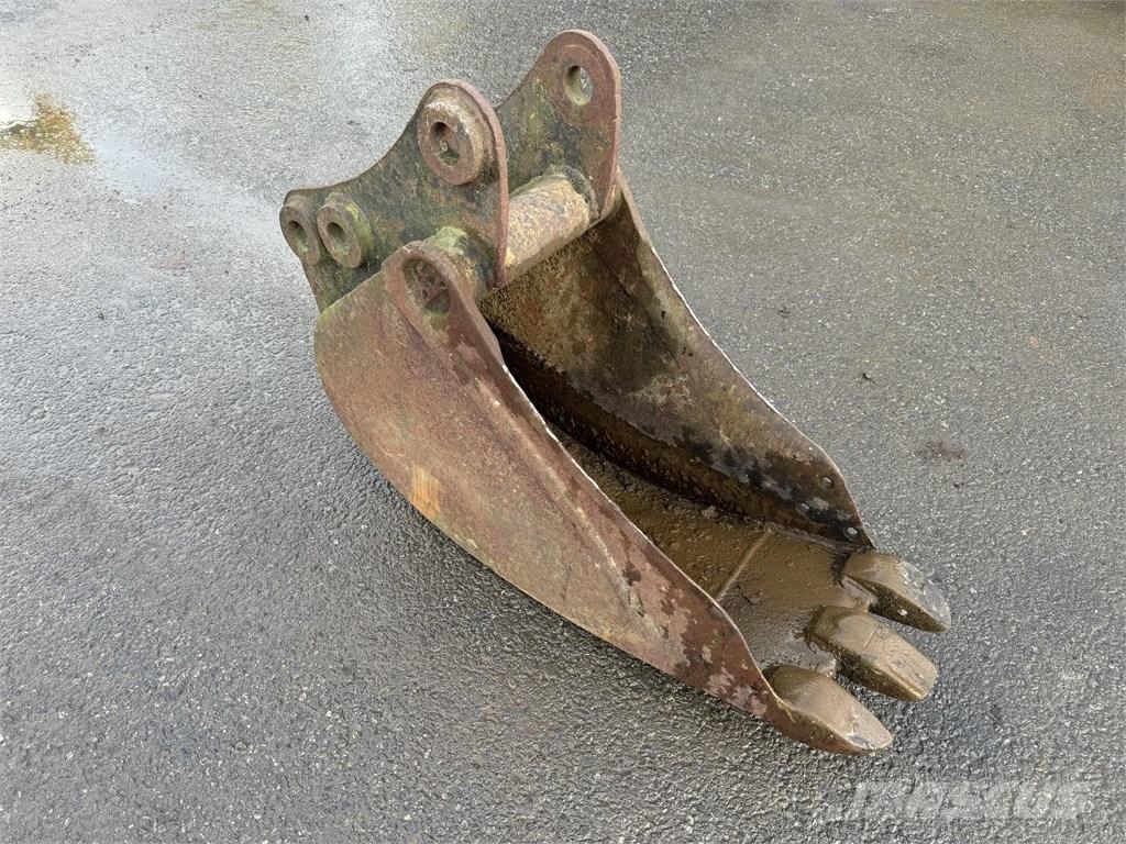 terrassement 8t / Tractopelle 350 mm axe 45 Baldes