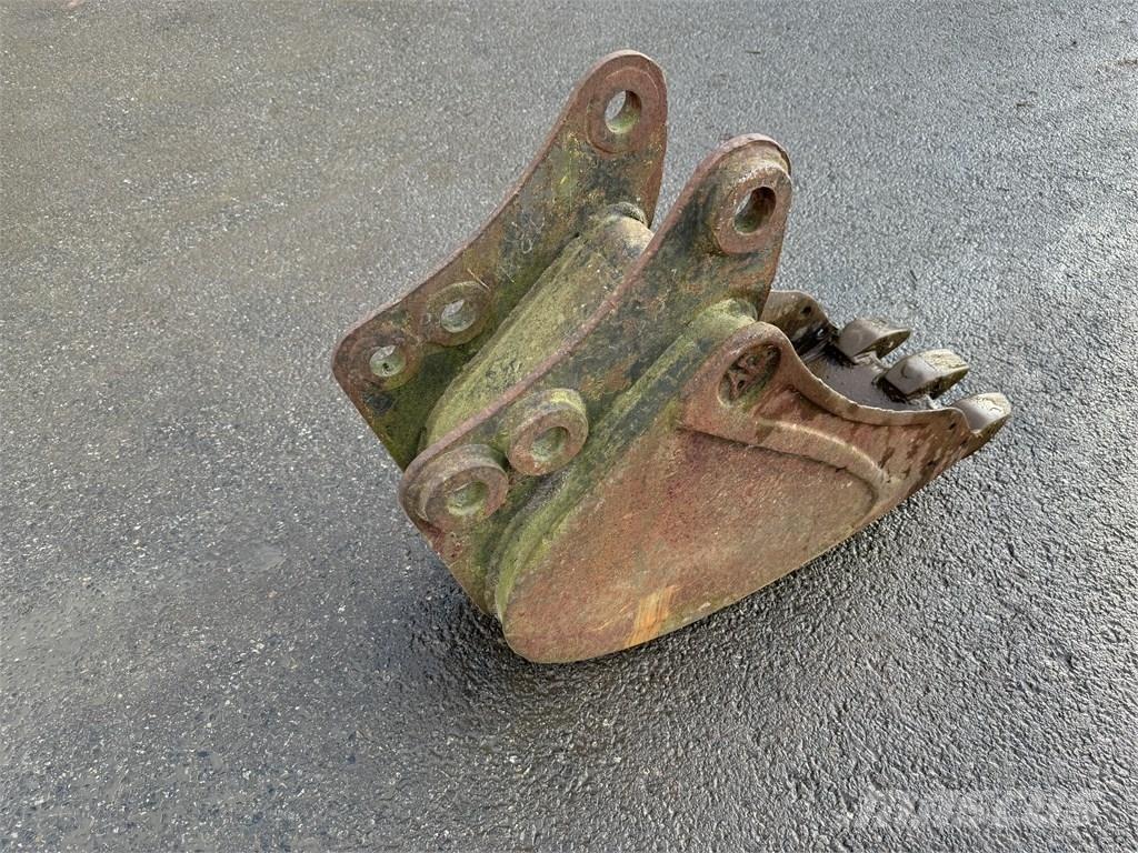 terrassement 8t / Tractopelle 350 mm axe 45 Baldes