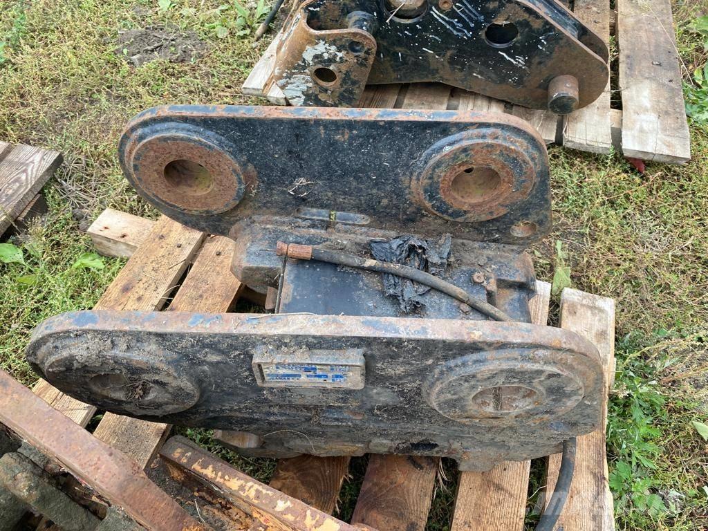 JCB SZYBKOZŁĄCZE JCB 130 145 Conectores