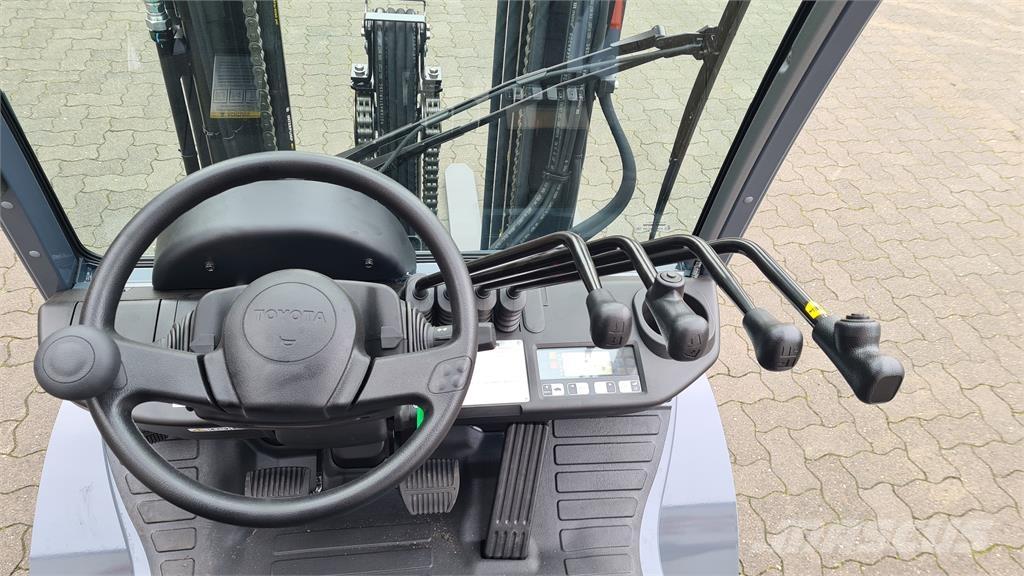 Toyota 02-8FGF25 Empilhadores a gás