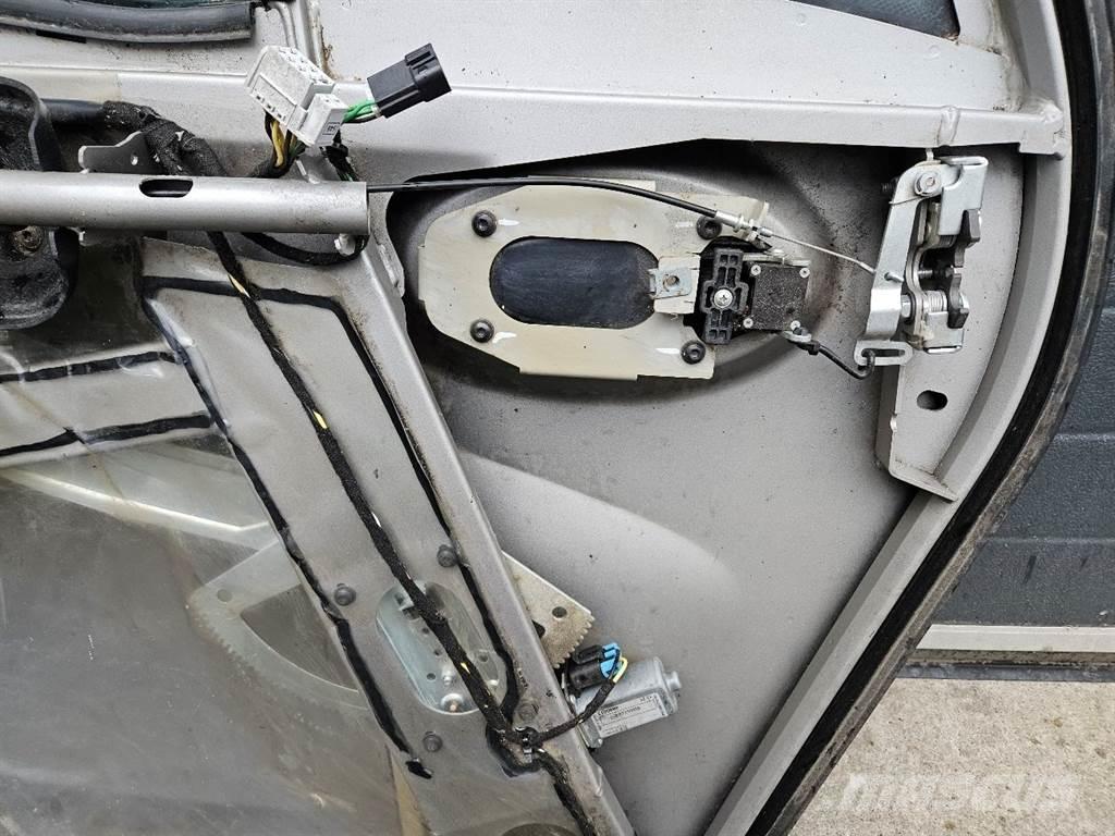 Manitou MLT737-130PS+ - Door/Tür/Deur Cabines e interior máquinas construção