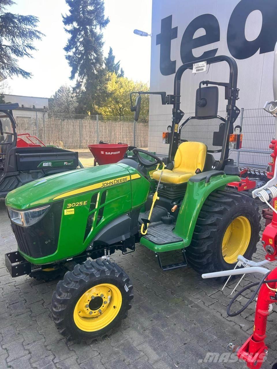 John Deere 3025E Industrie (3038E) Tractores compactos