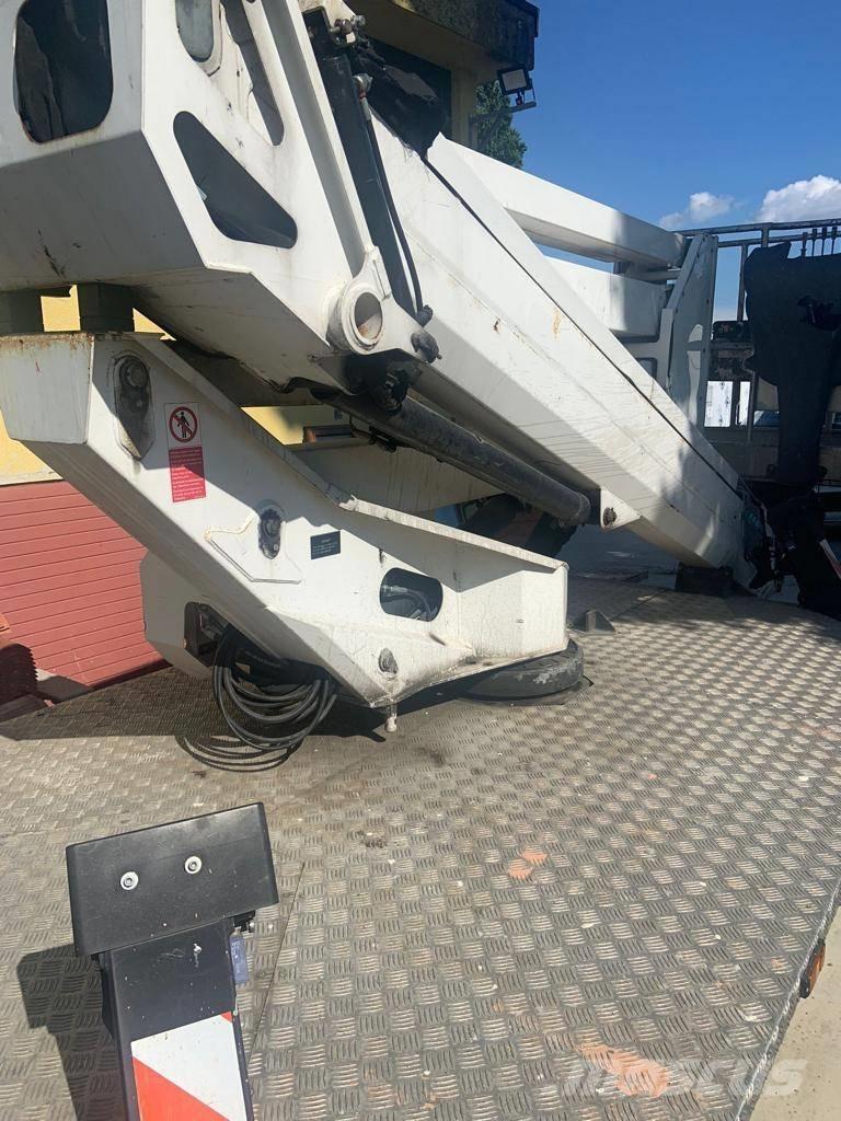 Oil & Steel Snake 20.10 Plataformas aéreas montadas em camião