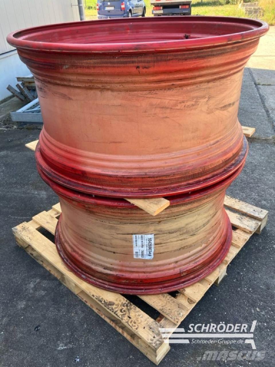 Fendt FELGEN 2X TW20B X 42 (VON FENDT 728) Pneus Agrícolas